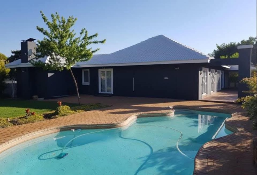 4 Bedroom Property for Sale in Flamwood North West